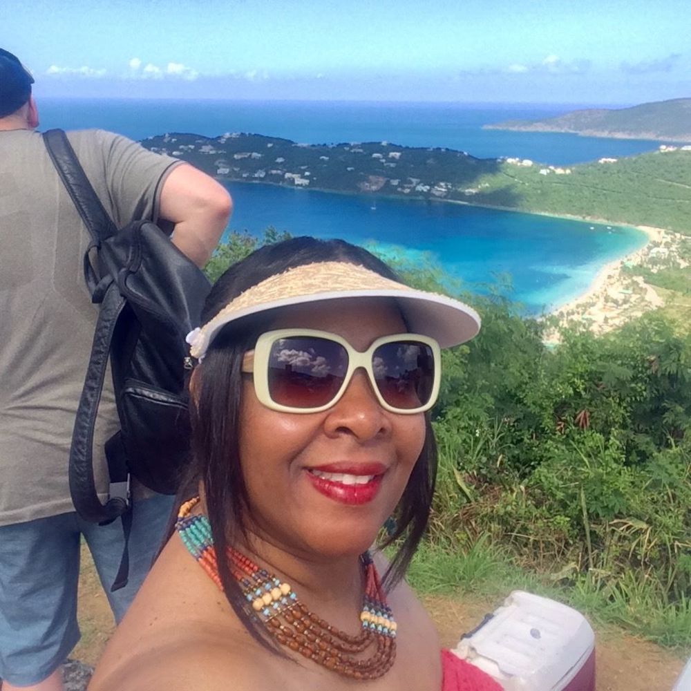 Meet your Posher, Dana